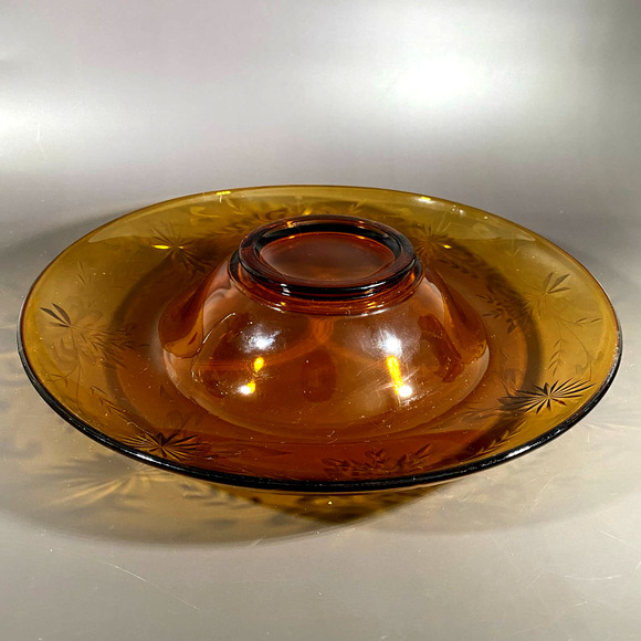 Amber Console Bowl with Leaf Etching - Picture 6 of 6